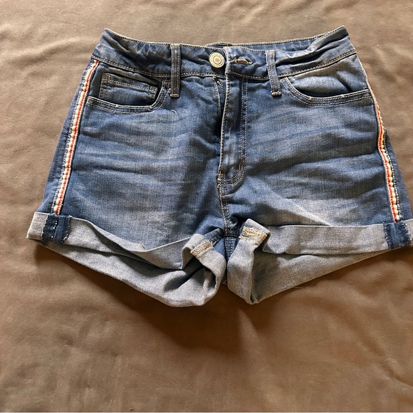 Favorite High-Rise Denim Shorts Blue Jean Cuffed Striped Trim Size 6 Stretch Fun - Picture 1 of 8